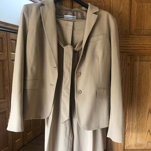 Pant suit size 18 pants size 16 jacket